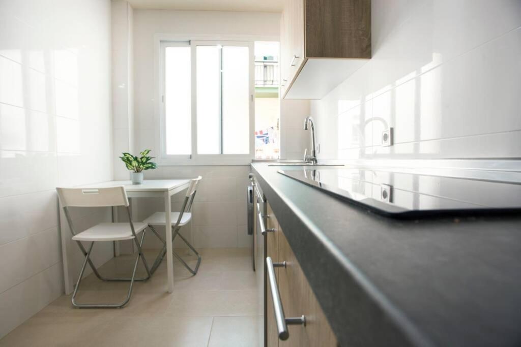 Sweet Apartment Malaga Exterior photo