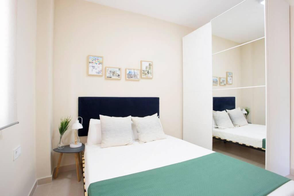 Sweet Apartment Malaga Exterior photo